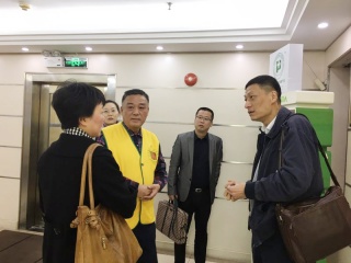 長寧區(qū)總工會、新華街道總工會領(lǐng)導到象王公司現(xiàn)場驗收“十佳先進職工之家”